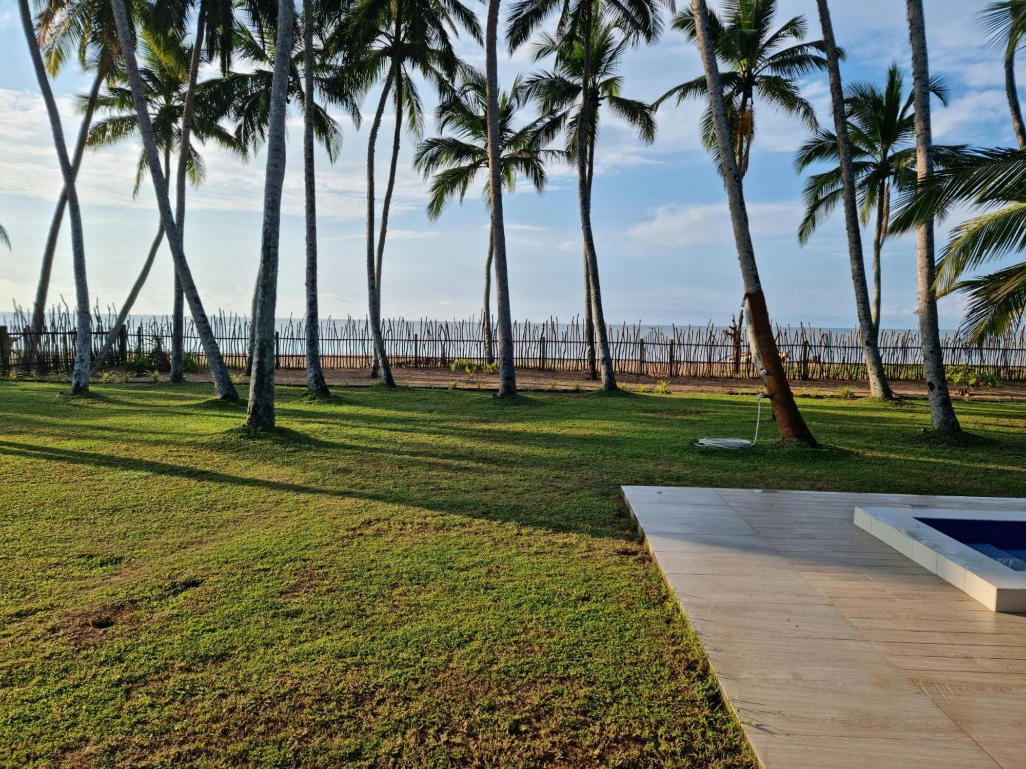 Arhimser Villa-Superb 4 Bedroom Beachfront For 8 In Ranna, Tangalle, Bb, Pool, Free Pick Up For 7 Night Stays Arriving Together, Serviced, Taxes Included Exterior foto